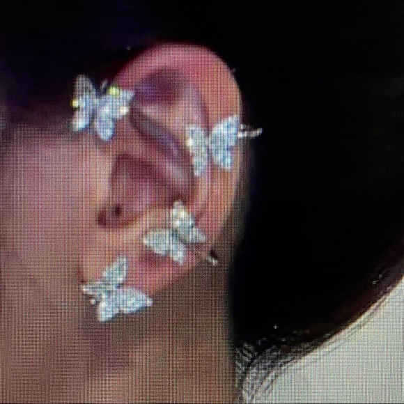 Unique, Elegant Butterfly Gold Clip-on Earrings (Left Side) - Picture 5 of 7